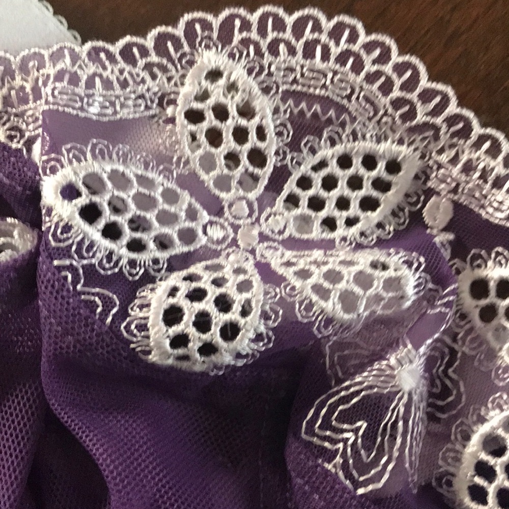 Women’s Bra - Picture 3 of 8